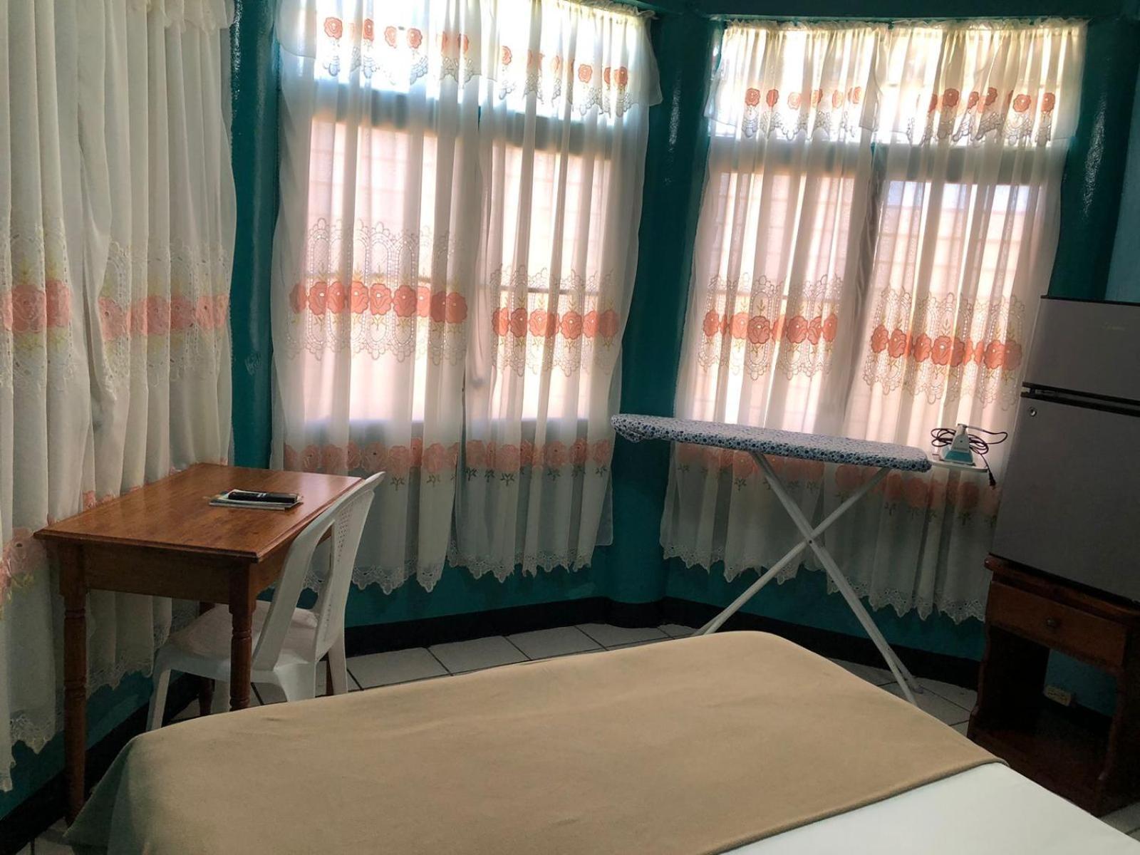 Chaleanor Hotel Dangriga Buitenkant foto